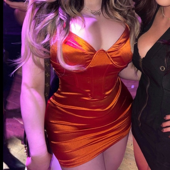 Bunt orange halter corset mini dress